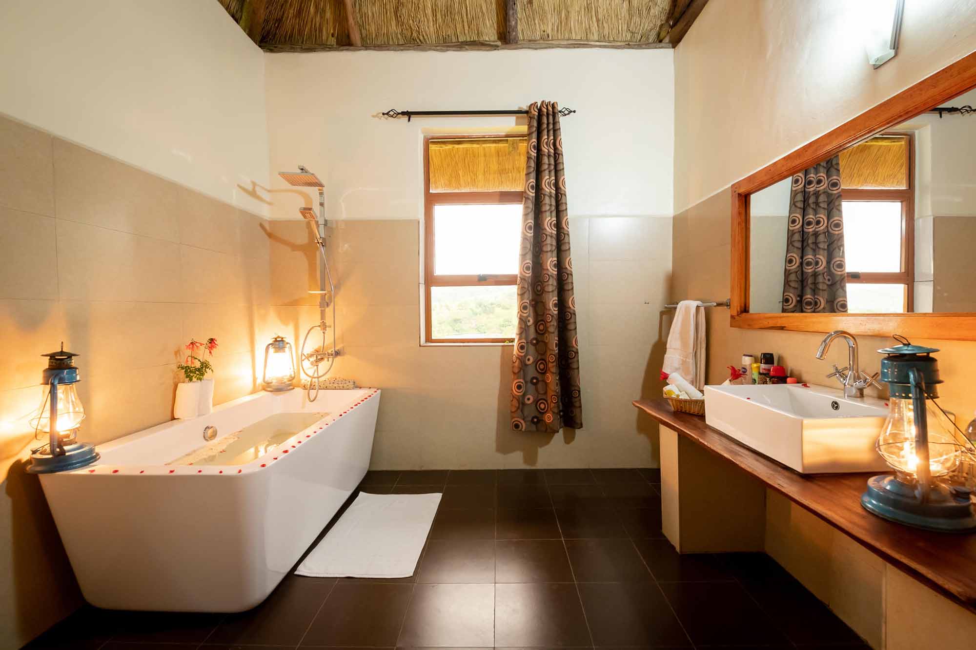 Crater Safari Lodge - Bild 3