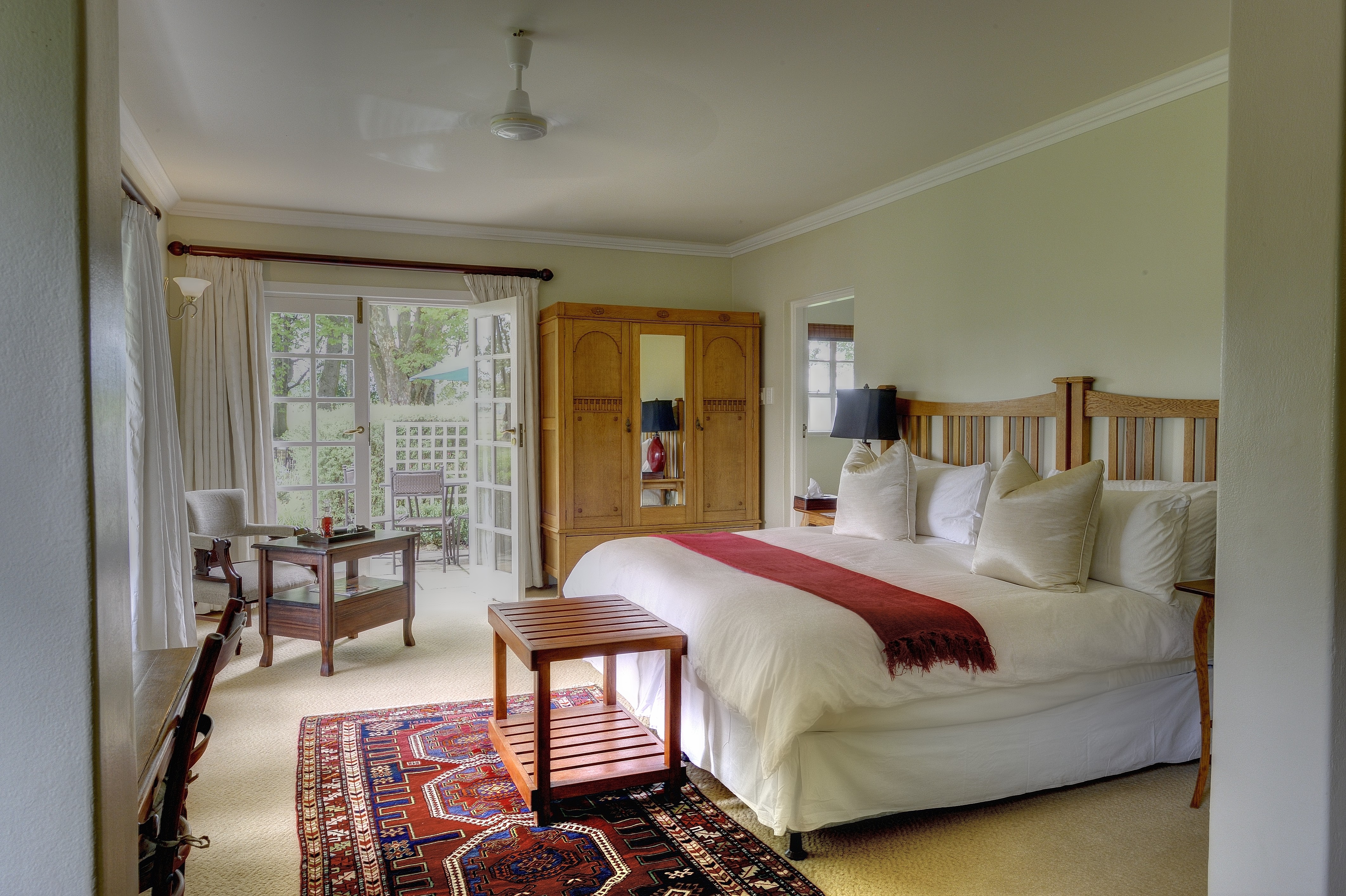 Moorcroft Manor - Bild 1