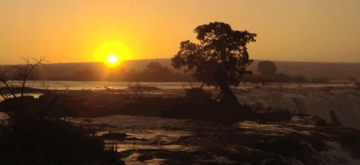 Zambezi - Victoria Fälle bei Nacht