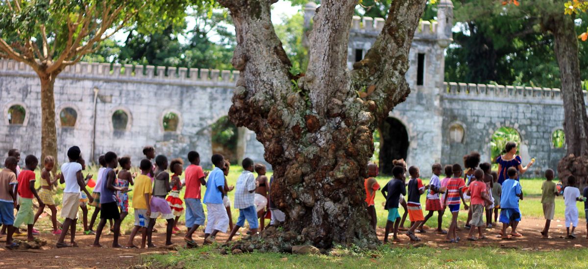 São Tomé and Príncipe - Kinder überall...