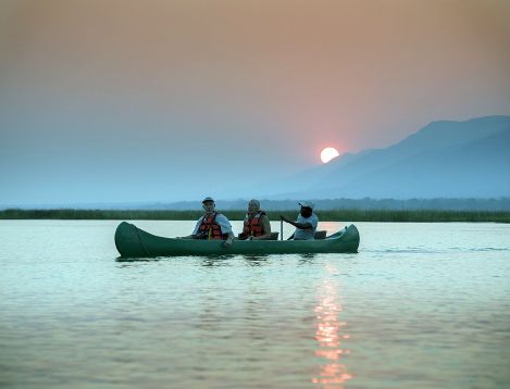 ZIM-ZambeziExpeditions-ABC-canoeing-sunset