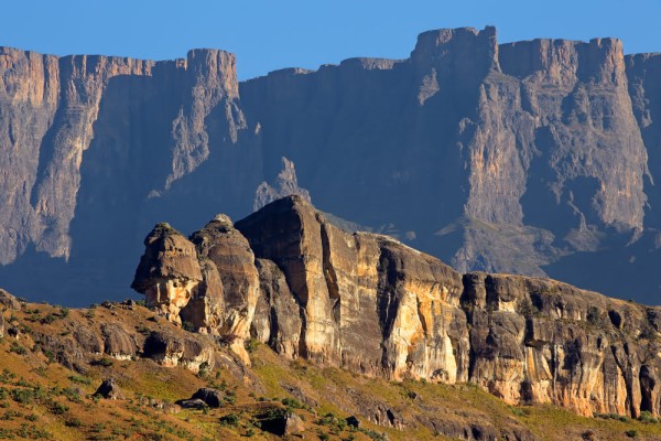 Drakensberge mit Sani Pass-Tour-Mietwagen-Rundreise ab/bis Durban